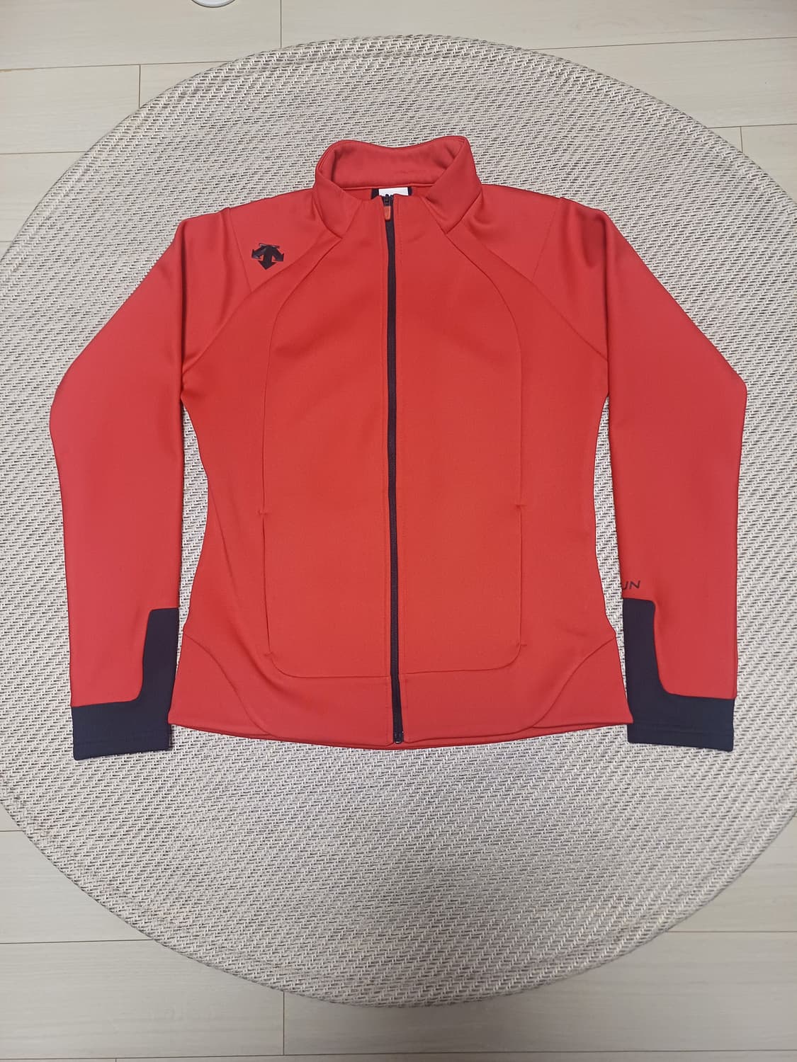 [정품] 데상트 여성용 윈터 러닝 기모 자켓 (90/M) - 상태 최상 상품이미지1