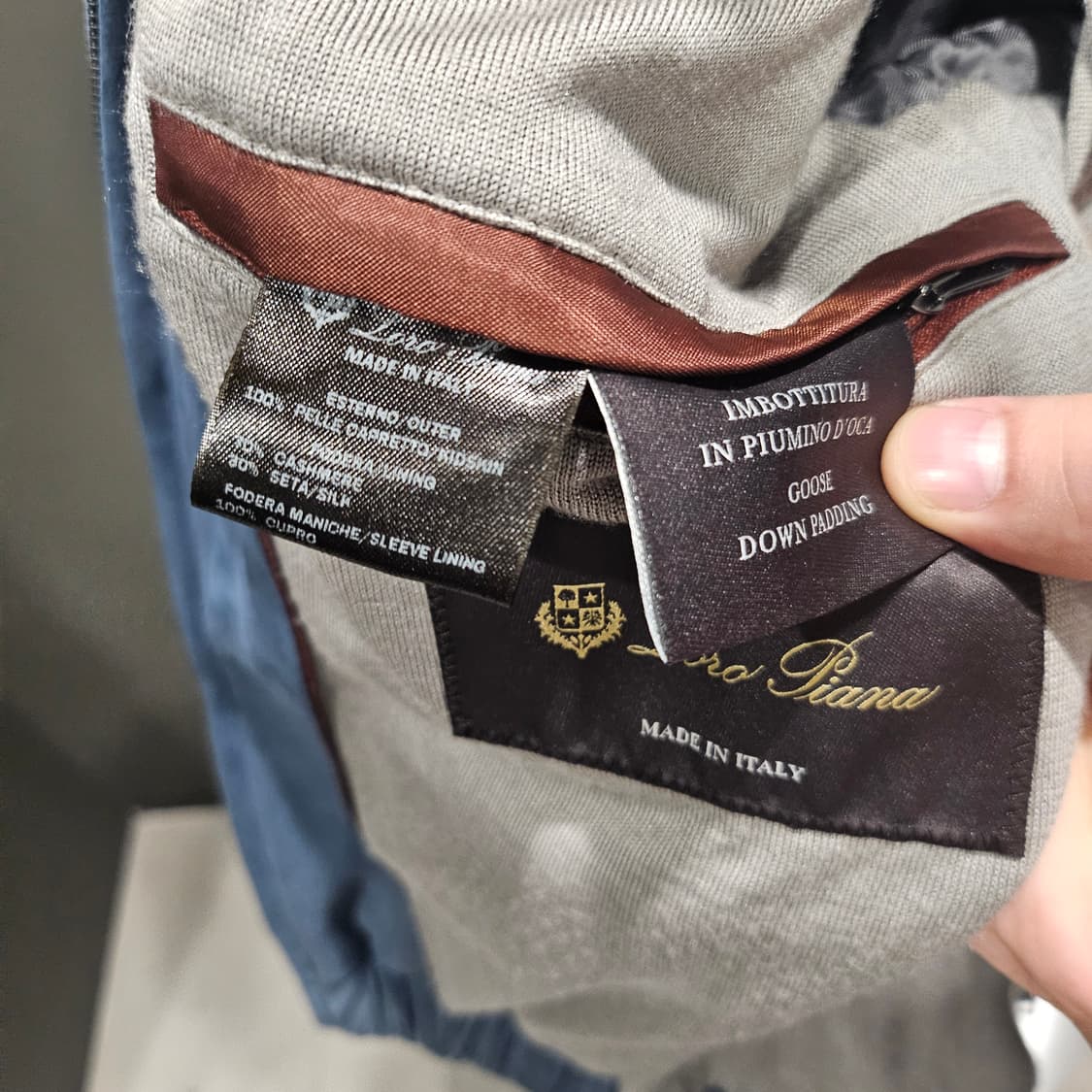 로로피아나 트래블 라이트  피우모 스웨이드 패딩자켓 상품이미지6