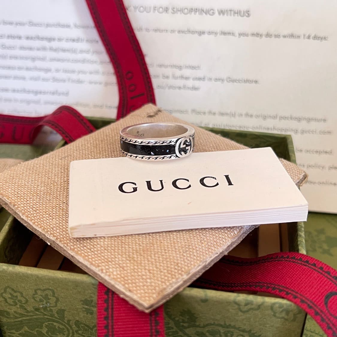 구찌 인터로킹 G 와이드 링 블랙 실버 상품이미지4