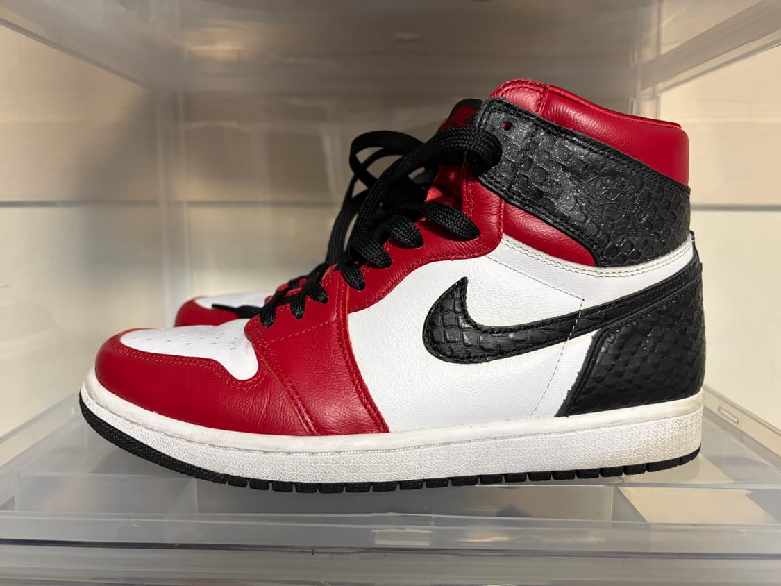조던1레트로 하이 사틴레드W Uk6.5 상품이미지1