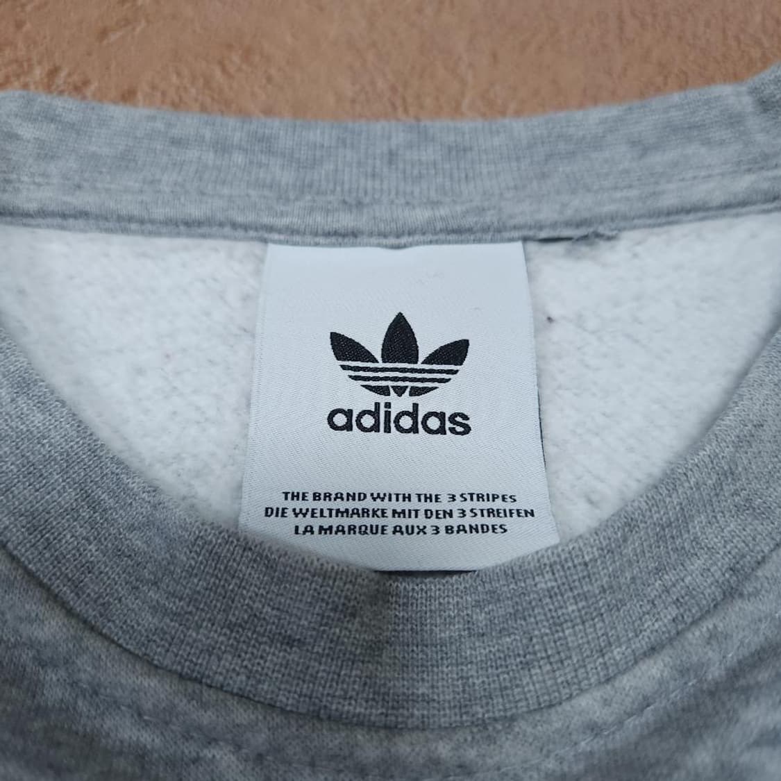 아디다스 빅로고 그레이 기모 맨투맨 상품이미지3