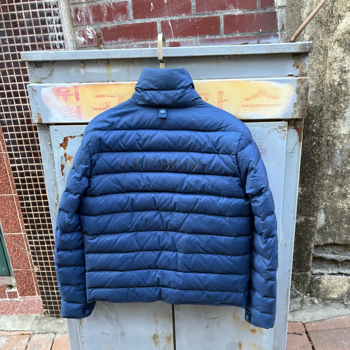 씨피컴퍼니 백로고 경량 푸퍼 자켓 상품이미지2