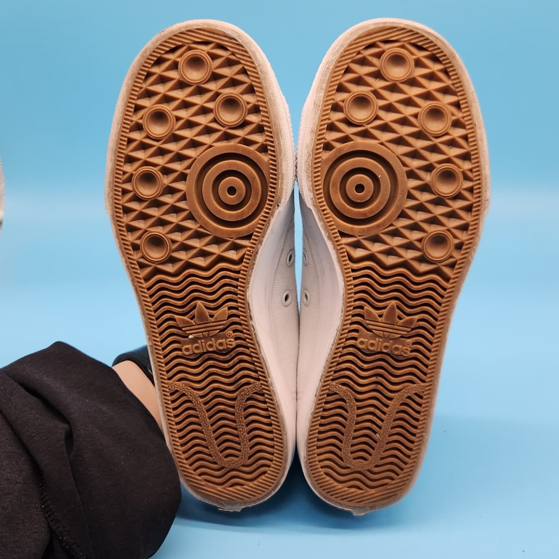 ooo 아디다스 트레포일 하트 여성스니커즈 240 상품이미지3