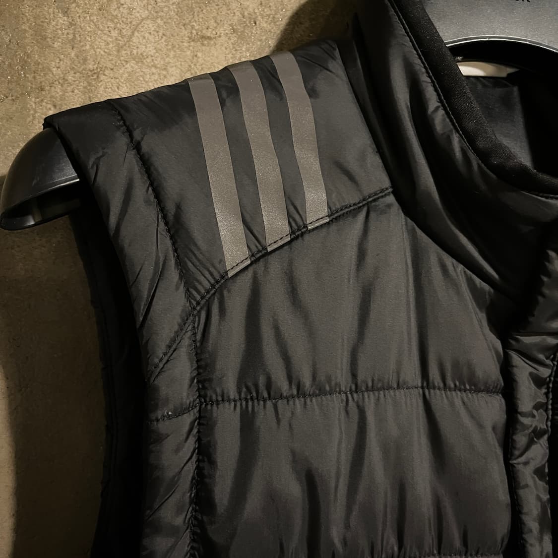 아디다스 폴리쉘 패딩 베스트 상품이미지5