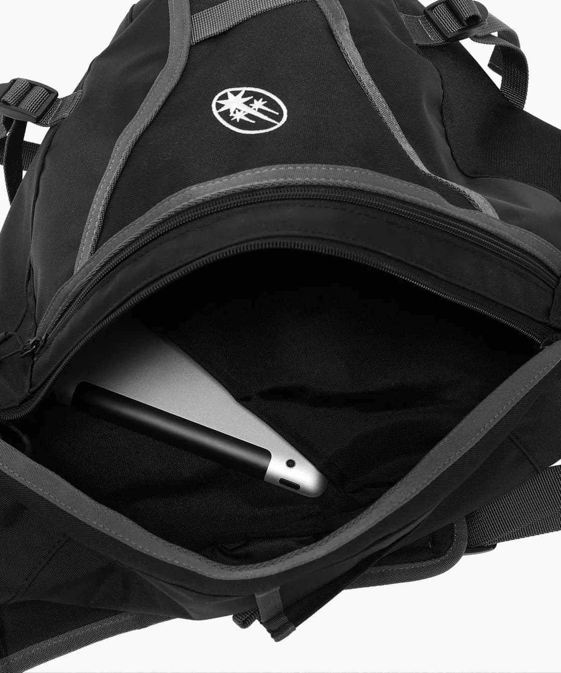 [새제품] 나이스고스트클럽 슬링백 가방 상품이미지3