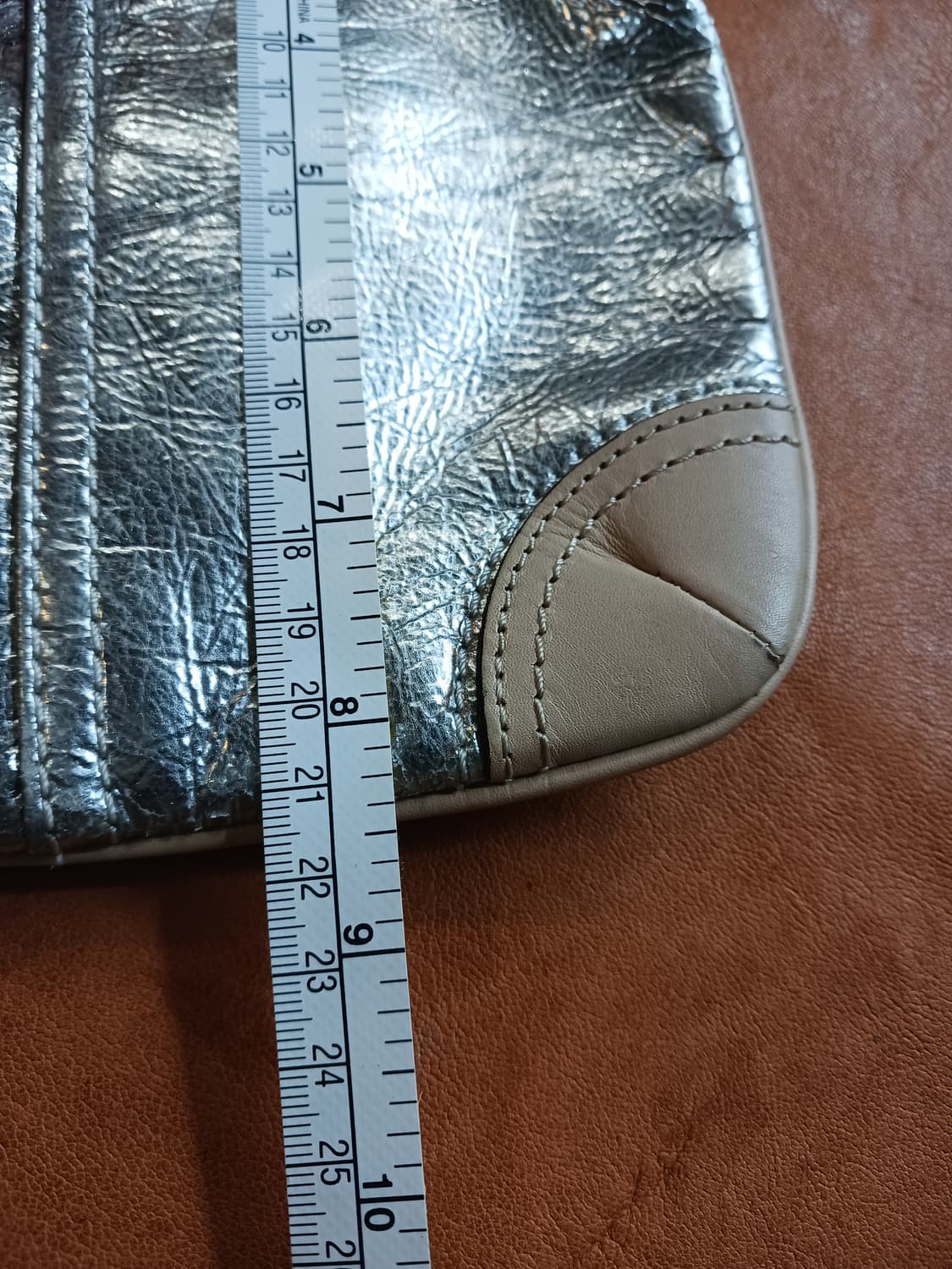 코치 실버 메탈 탄스윙팩 크로스바디 상품이미지4