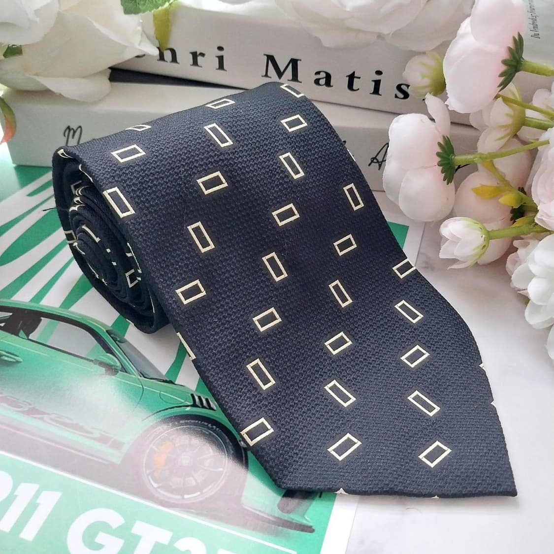 샤를주르당 실크 네이비 사각 패턴 넥타이 9.5cm A+등급 K1214
 상품이미지2