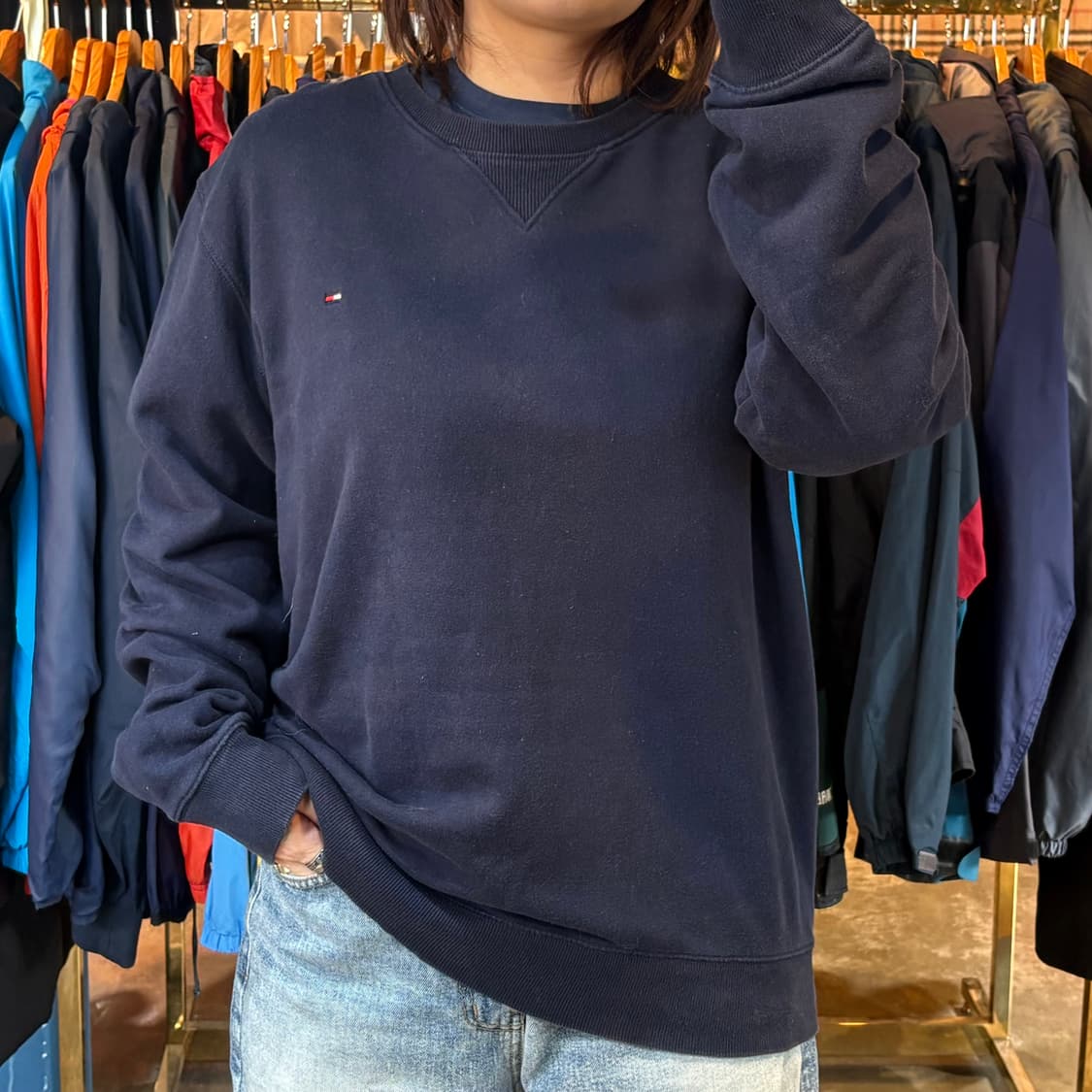 타미힐피거 네이비 맨투맨 상품이미지1