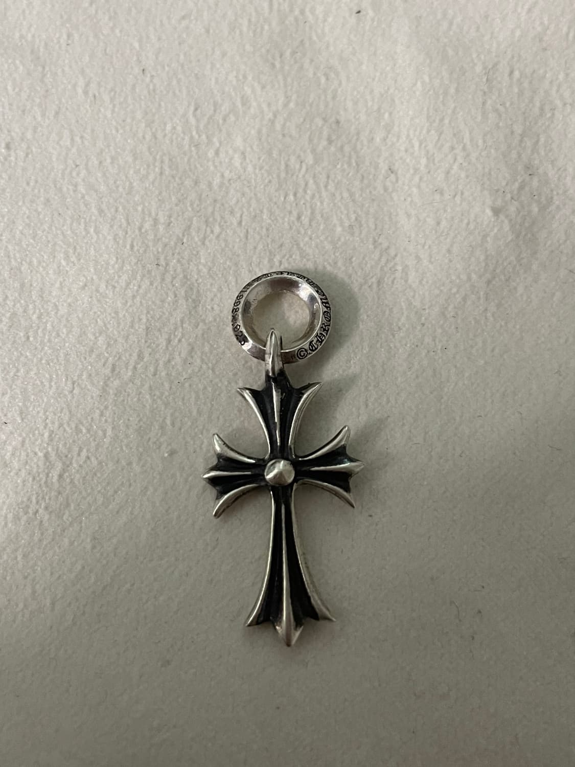 크롬하츠 타이니 크로스 펜던트 상품이미지1