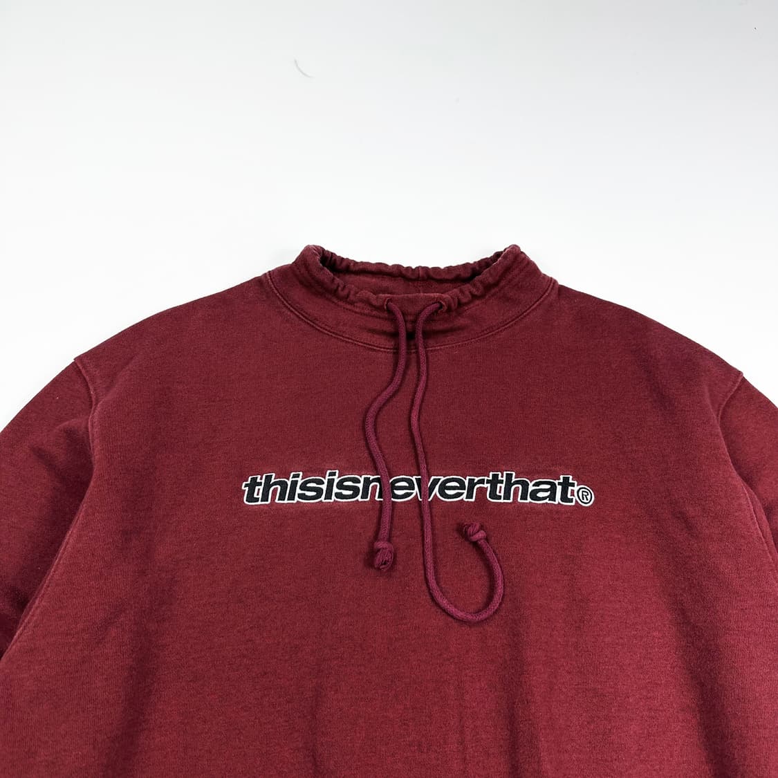 디스이즈네버댓 (디네댓) 모크넥 버건디 맨투맨 (M) 상품이미지1