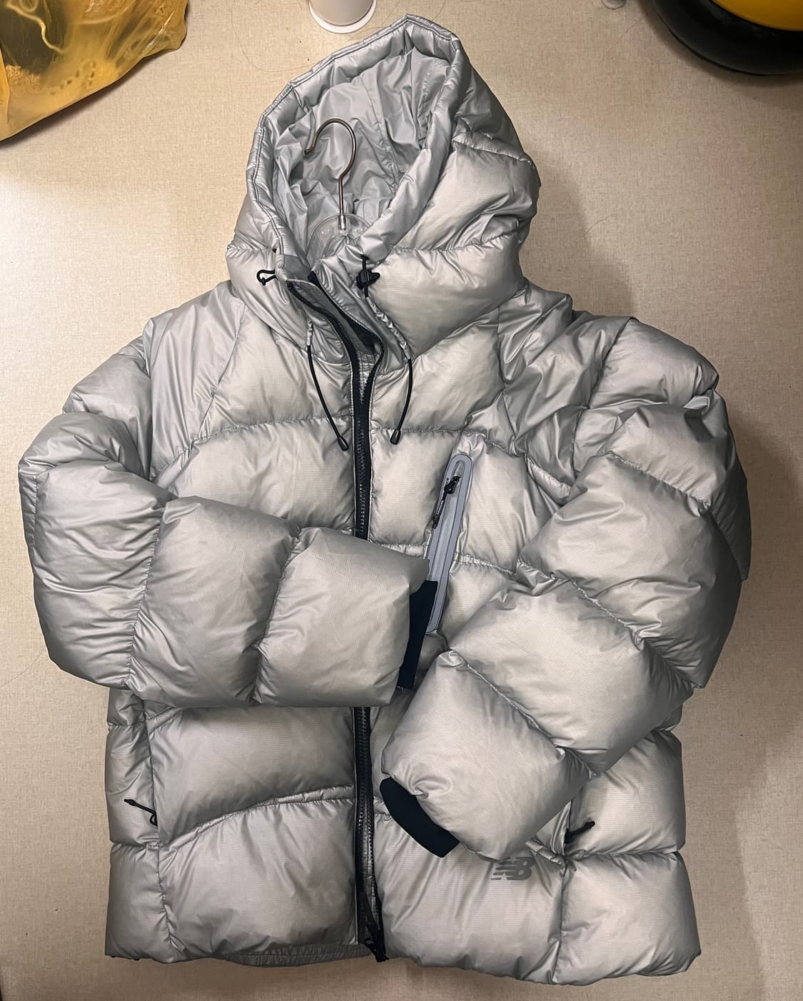 뉴발란스 유니플라잉 77 슈퍼라이트 구스다운 M 상품이미지2