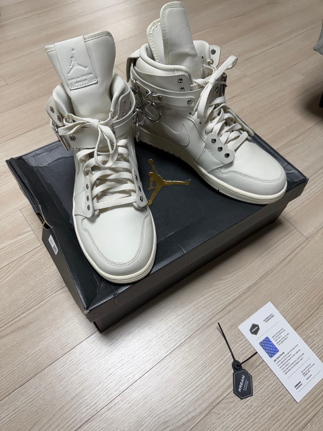 꼼데 나이키 조던1 275 상품이미지2