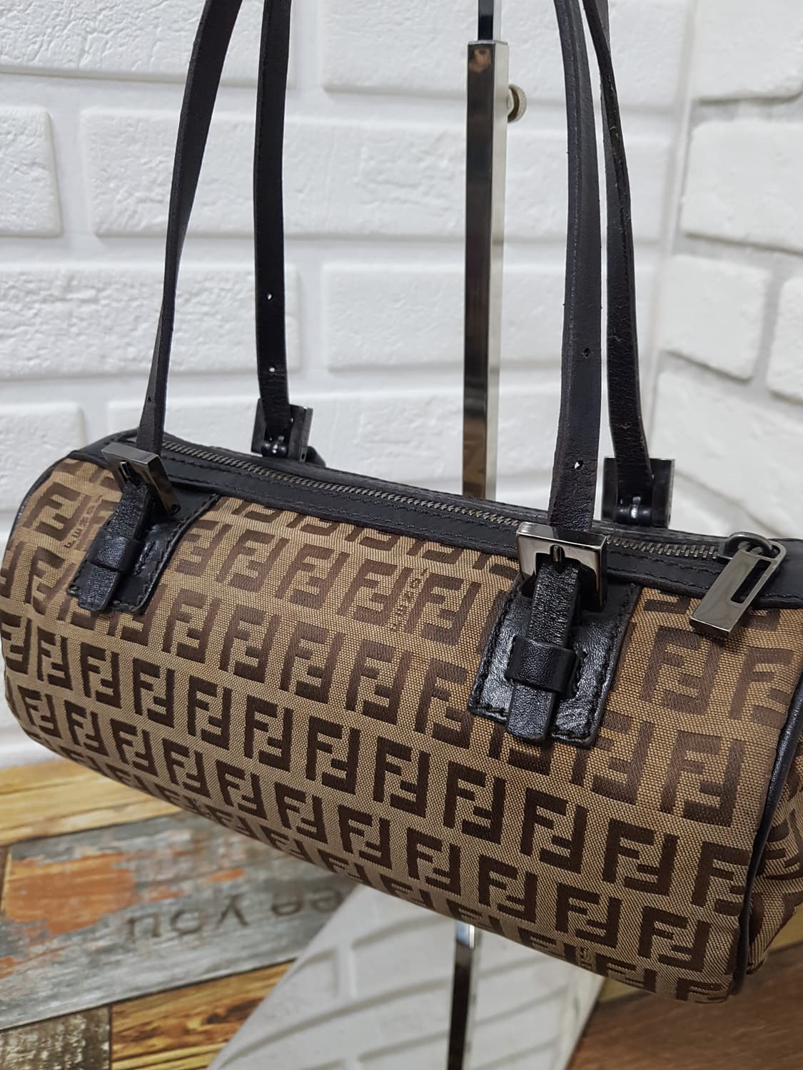 [정품] 펜디 주카 바게트백 원통백 상품이미지3