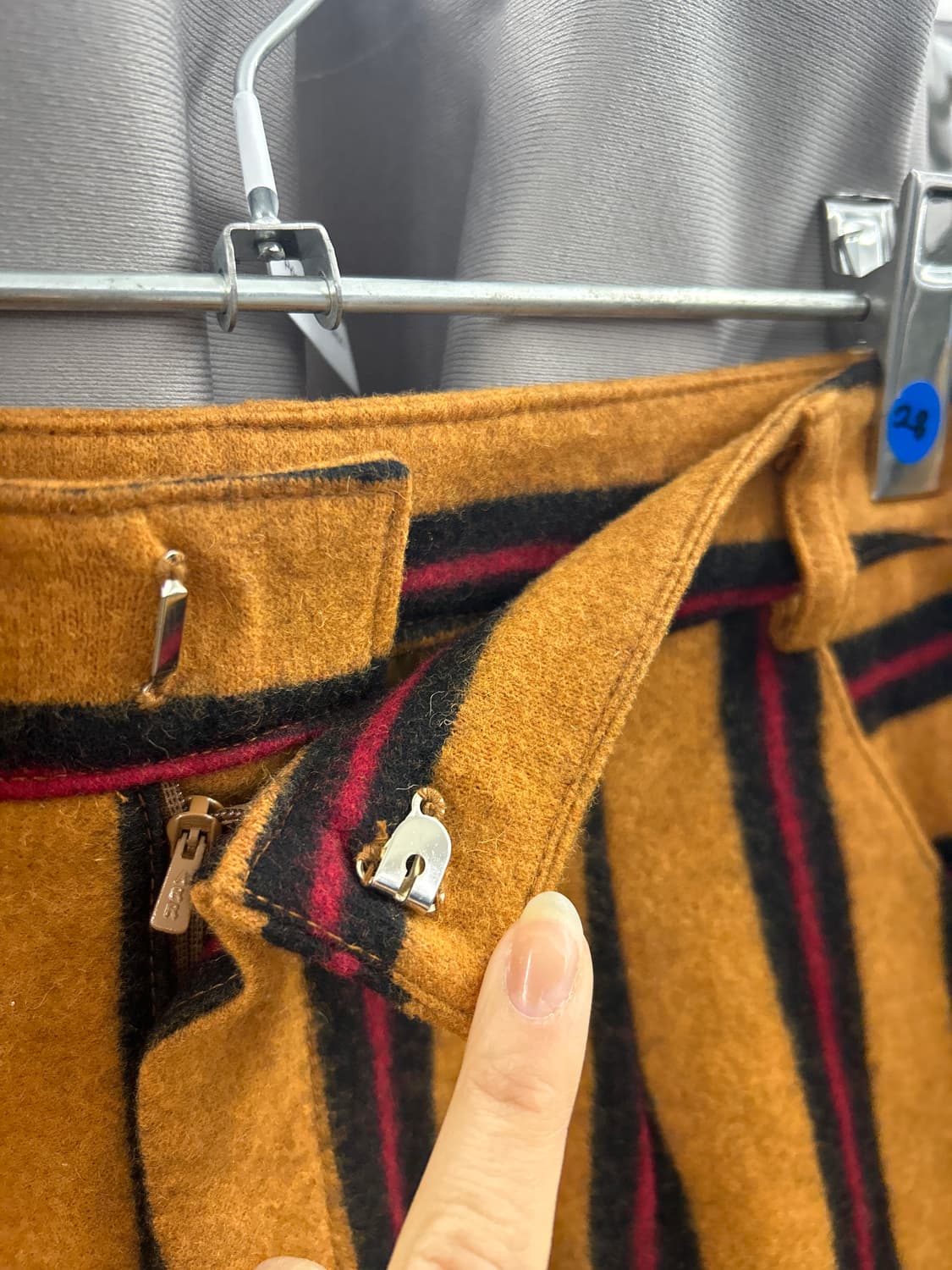 스트라이프 배색 모직쇼츠 상품이미지2