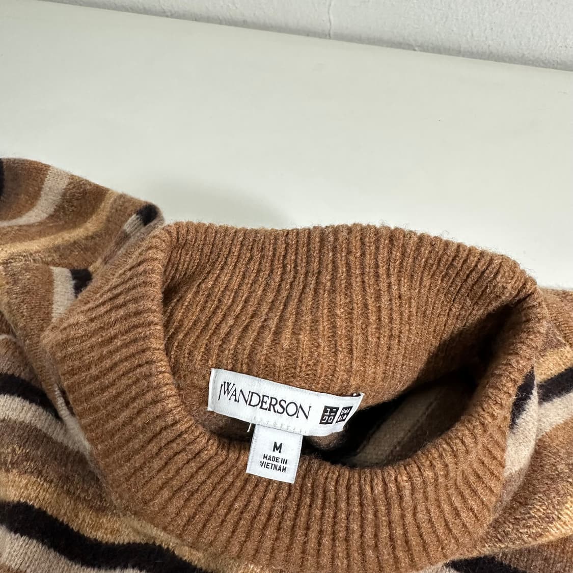 우먼M JW앤더슨 X 유니클로 모100% 단가라 반폴라니트 상품이미지2