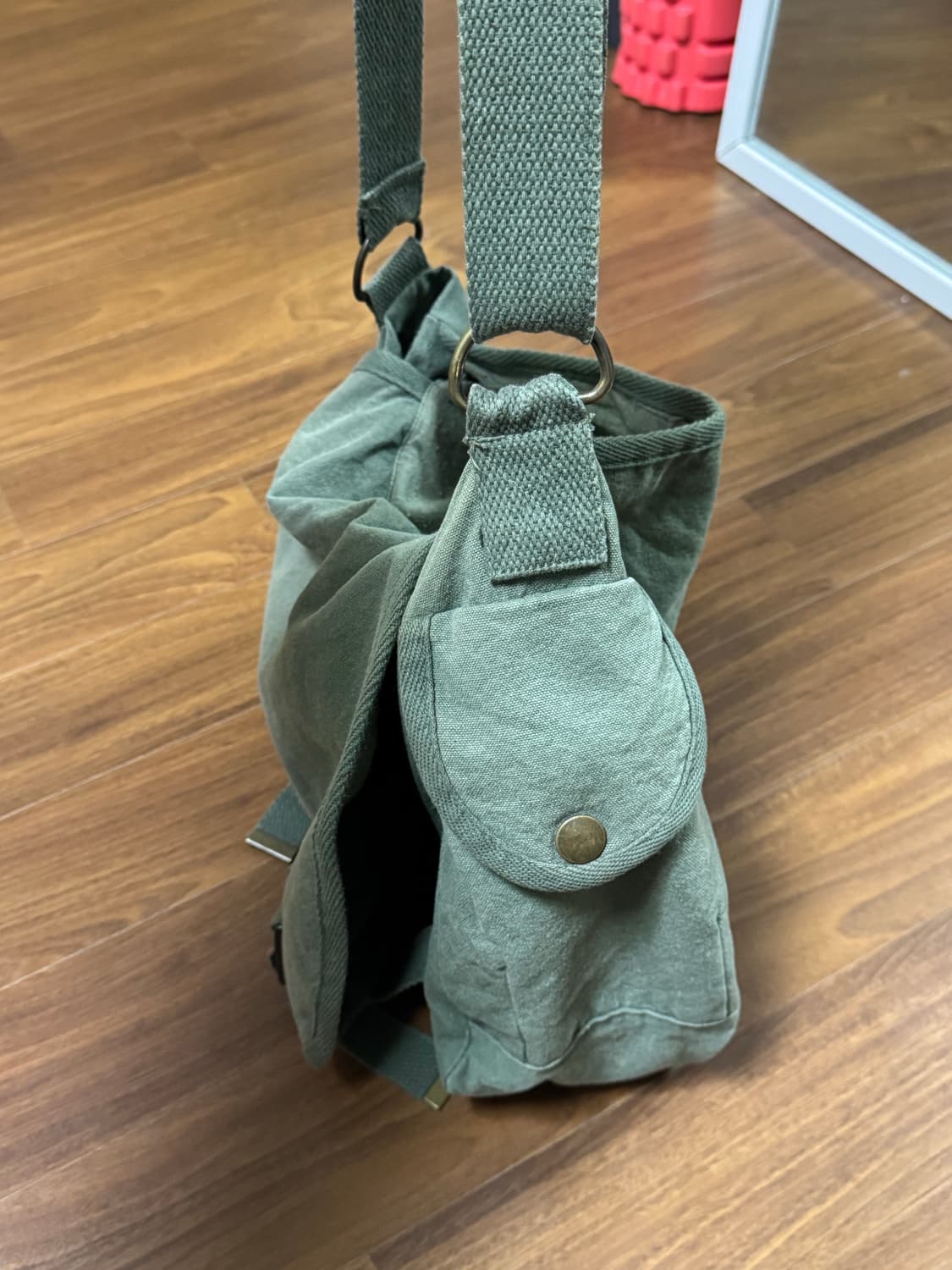 Ofr paris 메신저백 카키 상품이미지5