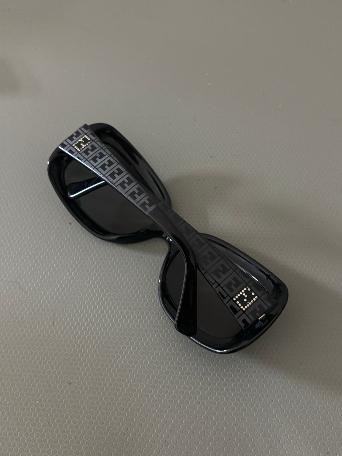 FENDI Cat-eye Logo sunglasses 상품이미지1