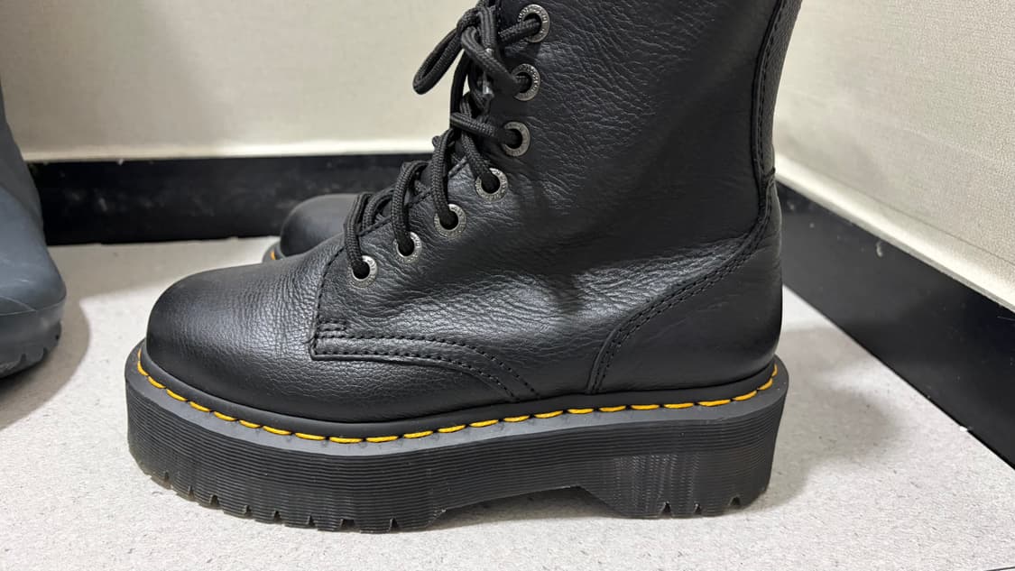 닥터마틴 제이든3 8홀 플랫폼 상품이미지2