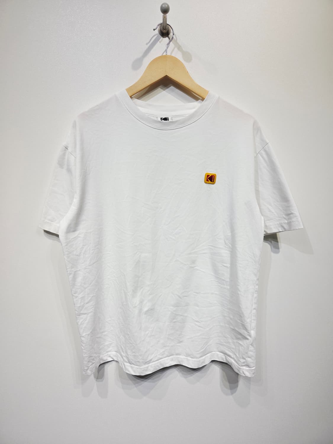 코닥 어패럴(KODAK) 스몰 로고 패치 반팔 티셔츠 상품이미지2