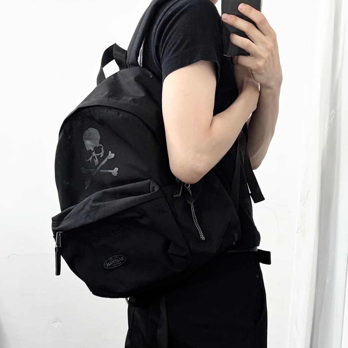 마스터마인드 X 이스트팩 스컬 백팩 상품이미지2
