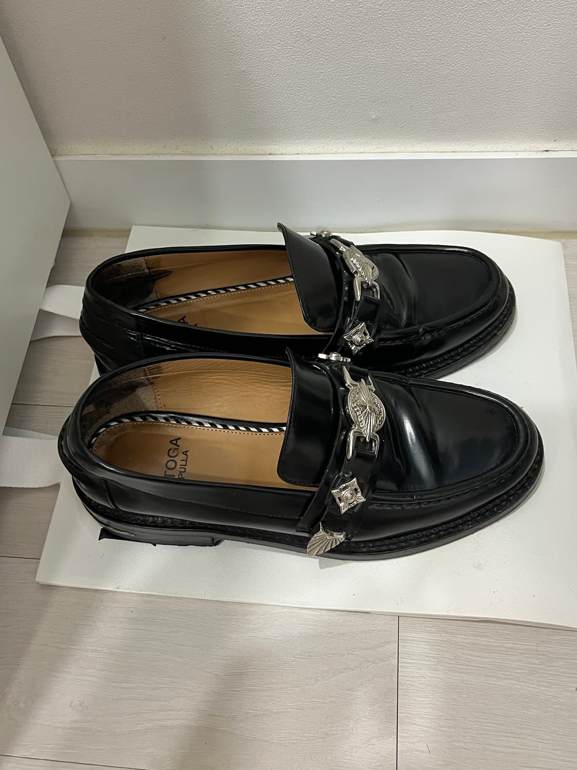 (240) 토가 풀라 메탈 버클 스트랩 레더 로퍼 (TOGA PULLA) 상품이미지3