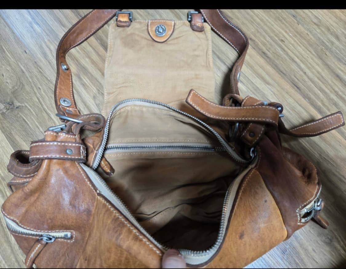 REAL MIND 브라운 가죽 숄더백 + 악세서리 상품이미지3