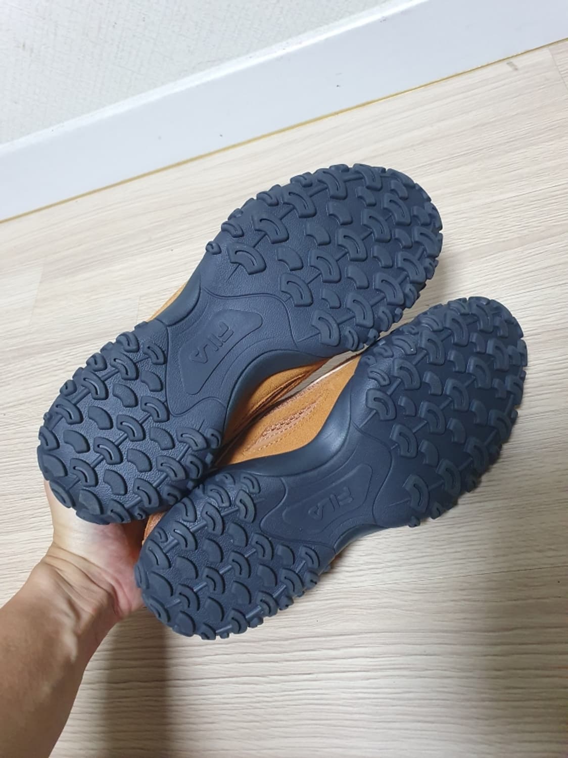 휠라 에샤페 LX 카멜 스니커즈 250 상품이미지7