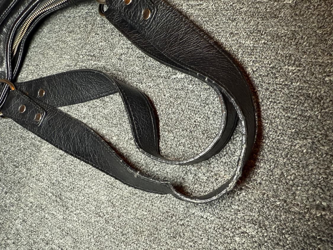 이우가마카라스 스터드레더 숄더백 / 블랙 상품이미지10