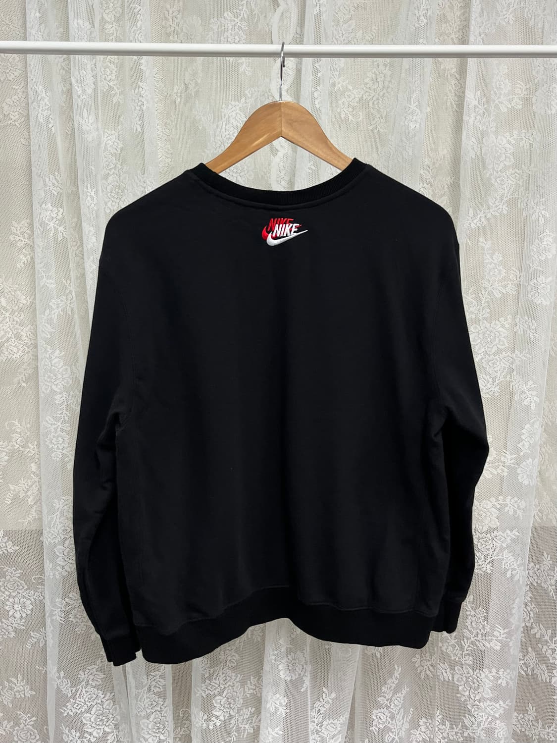 L) 나이키 멀티 스우시 맨투맨 블랙 상품이미지2