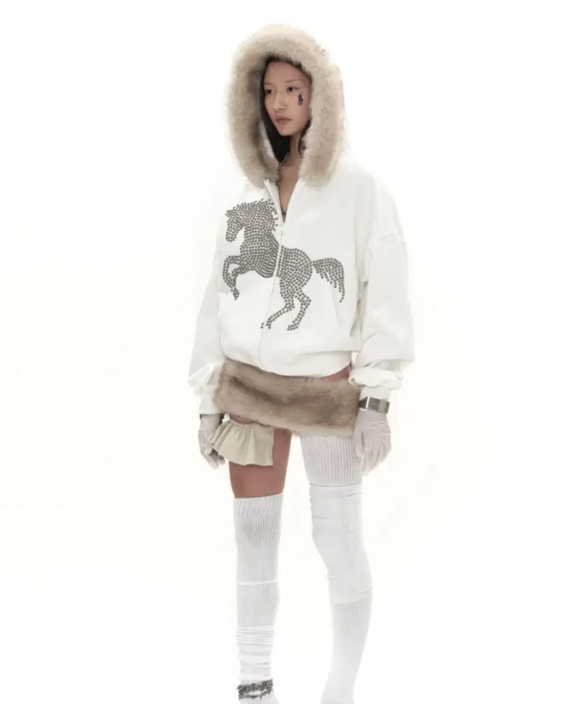 604서비스 후드집업 STUDDED FAUX FUR HOODIE 상품이미지1