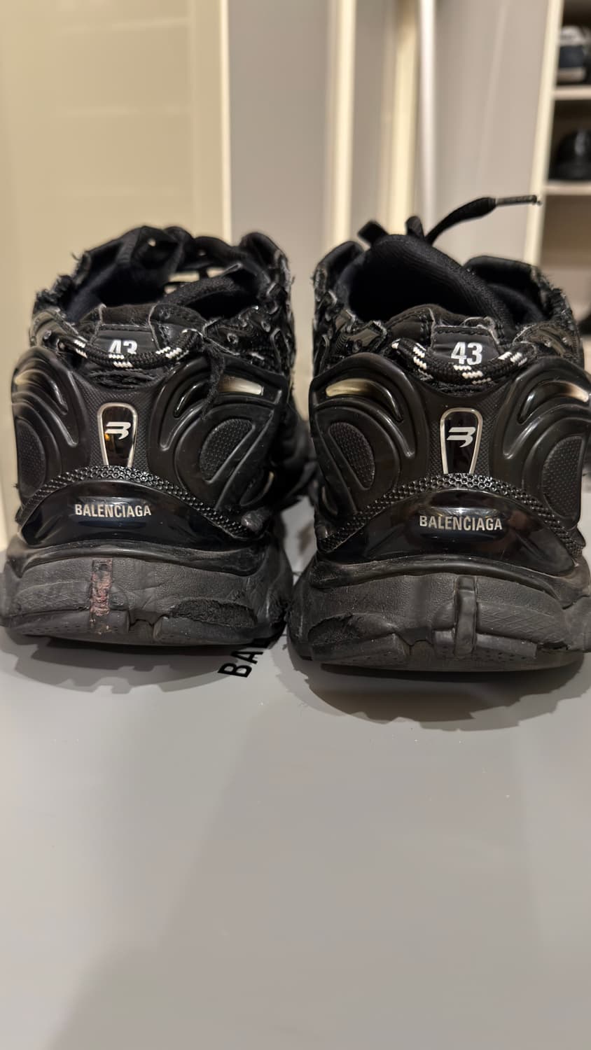 발렌시아가 뉴러너 블랙 43 상품이미지3