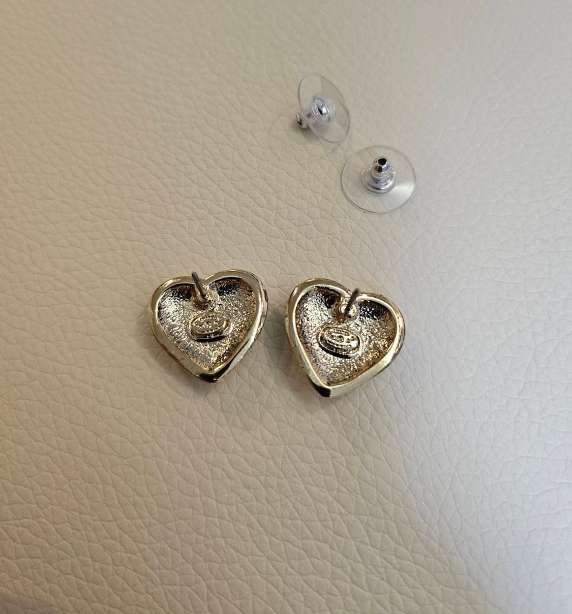 샤넬 큐빅하트 진주 샴페인골드 귀걸이 업사이클링 상품이미지5