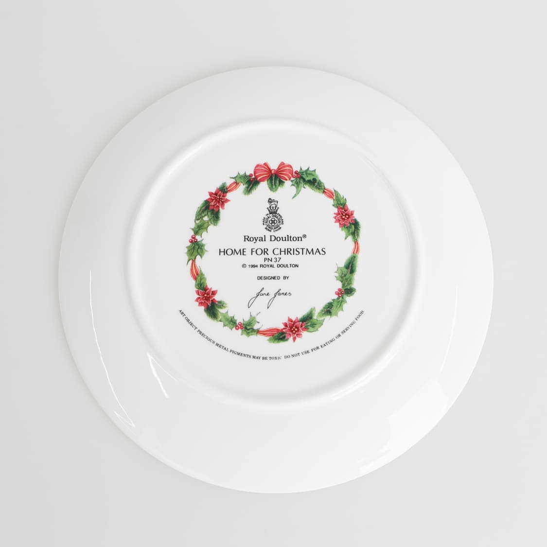 1994 Vintage Royal Doulton 'Home For Christmas' Plate - SLOWBOWLS 상품이미지4