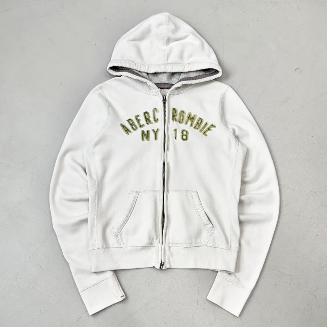 아베크롬비 Y2K 흰초 아치로고 후드집업 상품이미지2