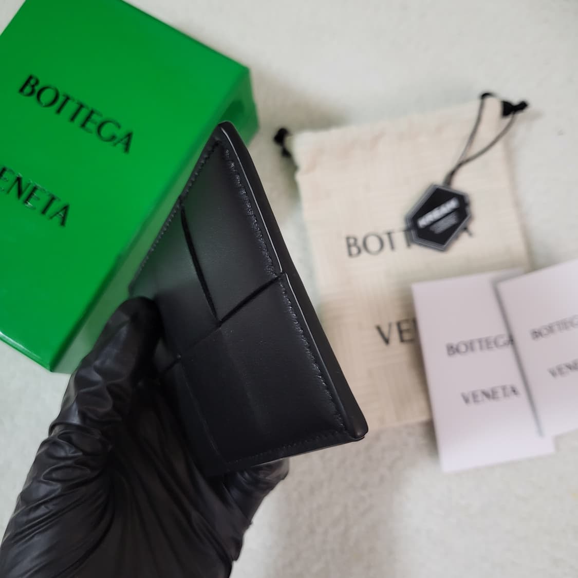 [신형/1회착용] 보테가베네타 맥시 카세트 카드홀더 사이즈 상품이미지6