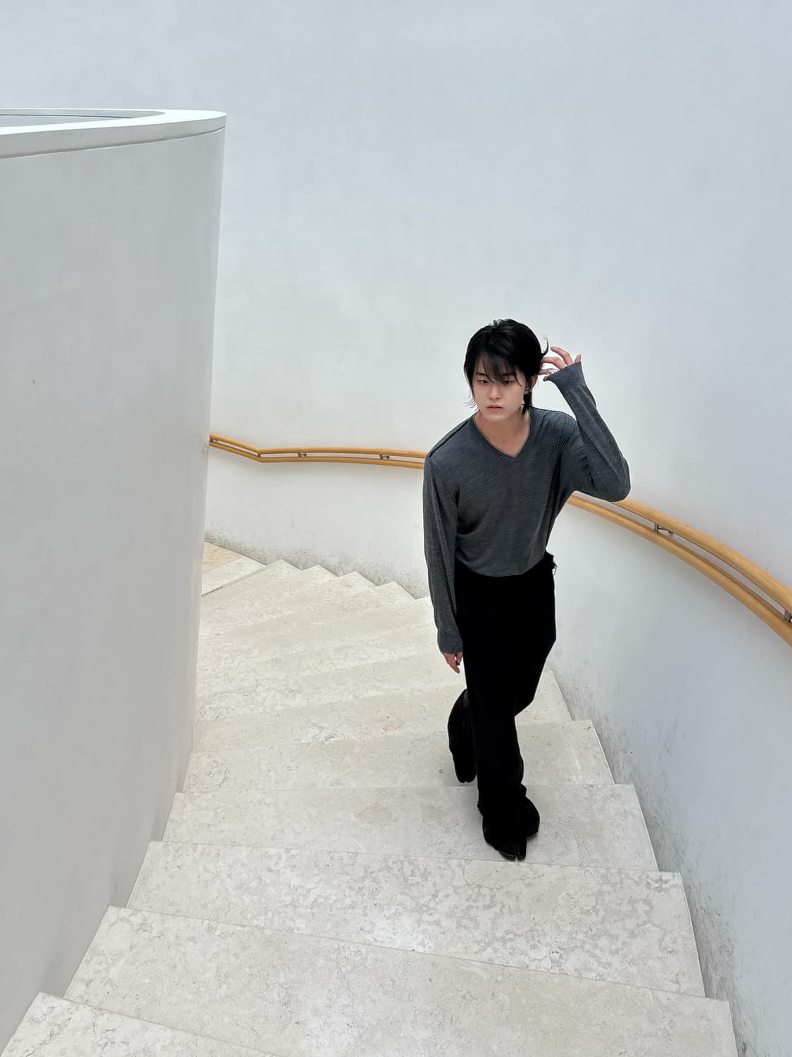 Etneighteen 브이넥 울 니트 상품이미지1