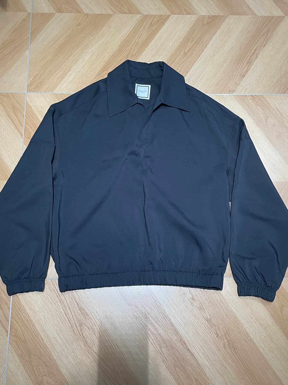 우영미 밴딩 폴로 티셔츠 블랙 48 23SS 상품이미지2