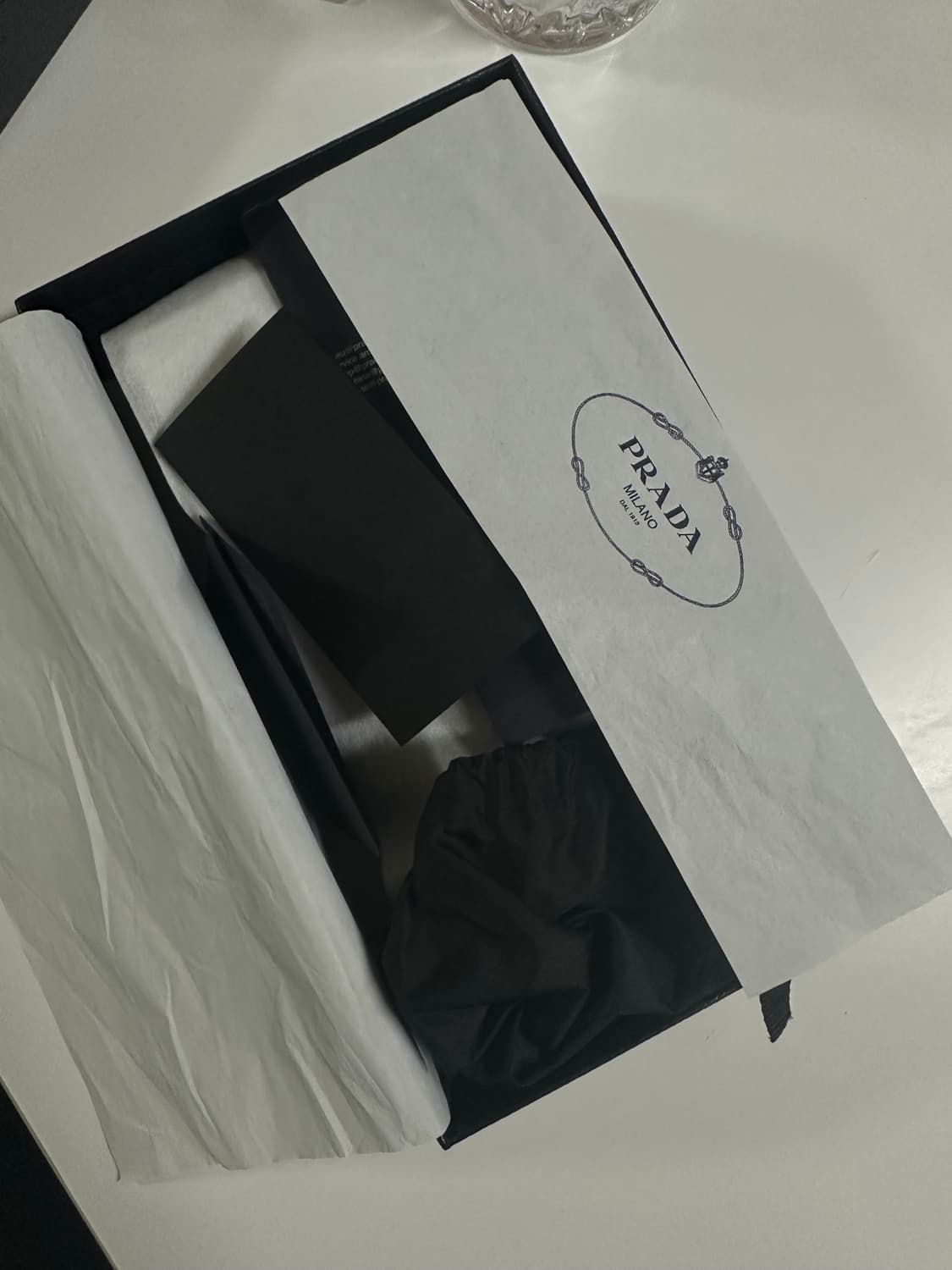 프라다 리나일론 사파이노 레더 스마트폰 케이스 블랙 미니 크로스백 상품이미지3