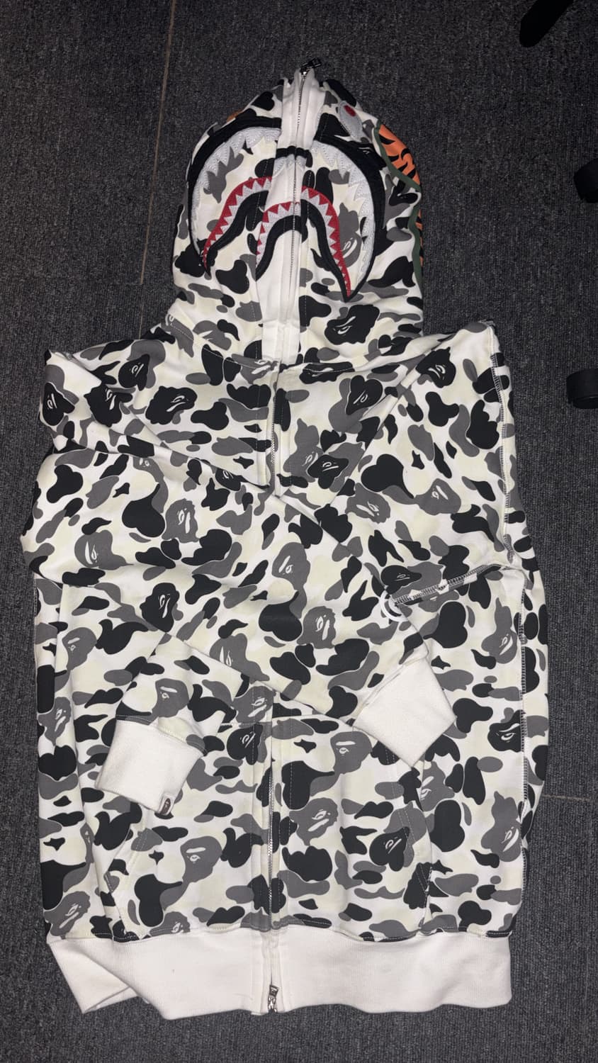 베이프 white camo  후드집업 상품이미지1