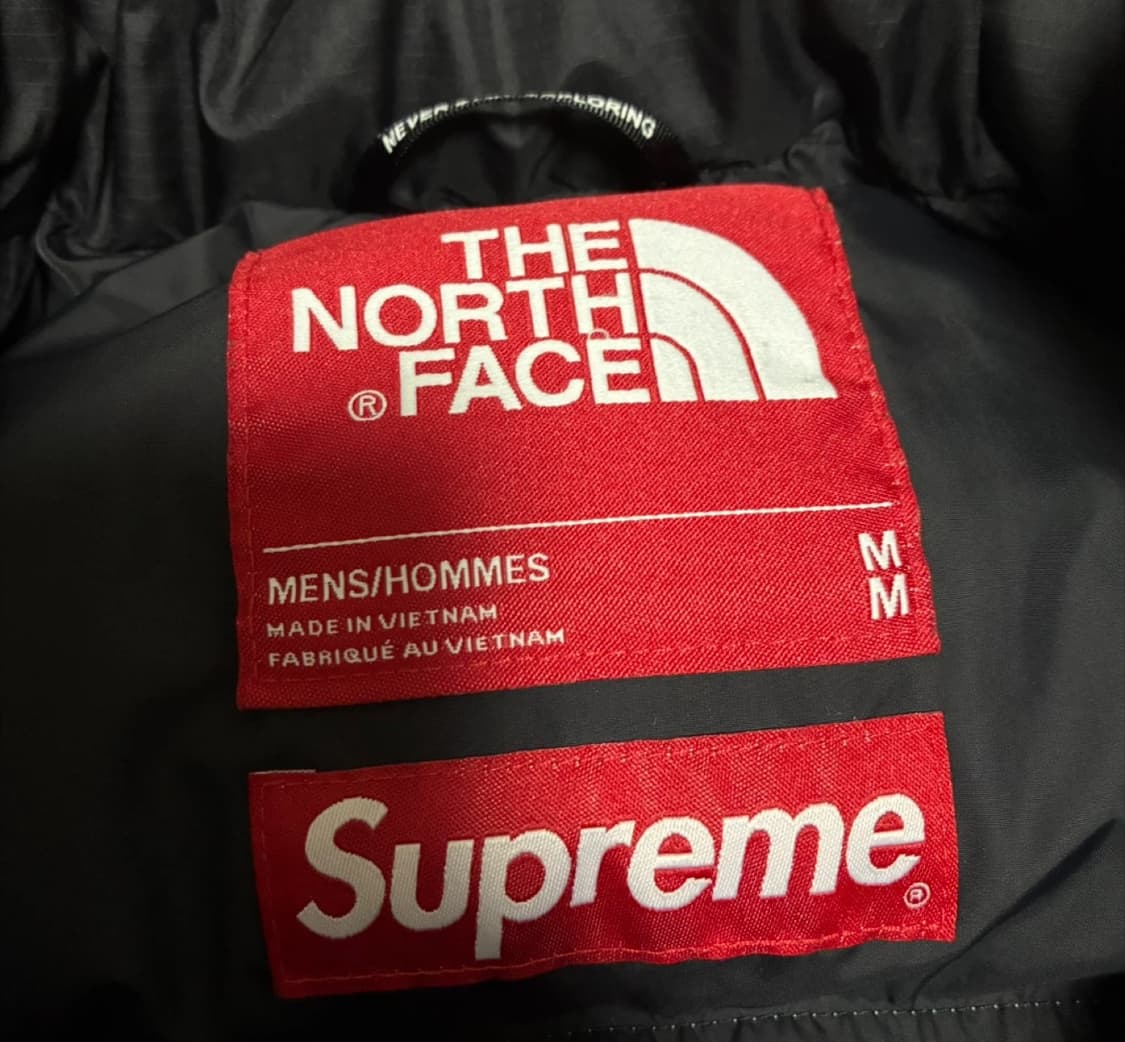 슈프림X노스페이스 개눕시 패딩 M 판매 상품이미지5