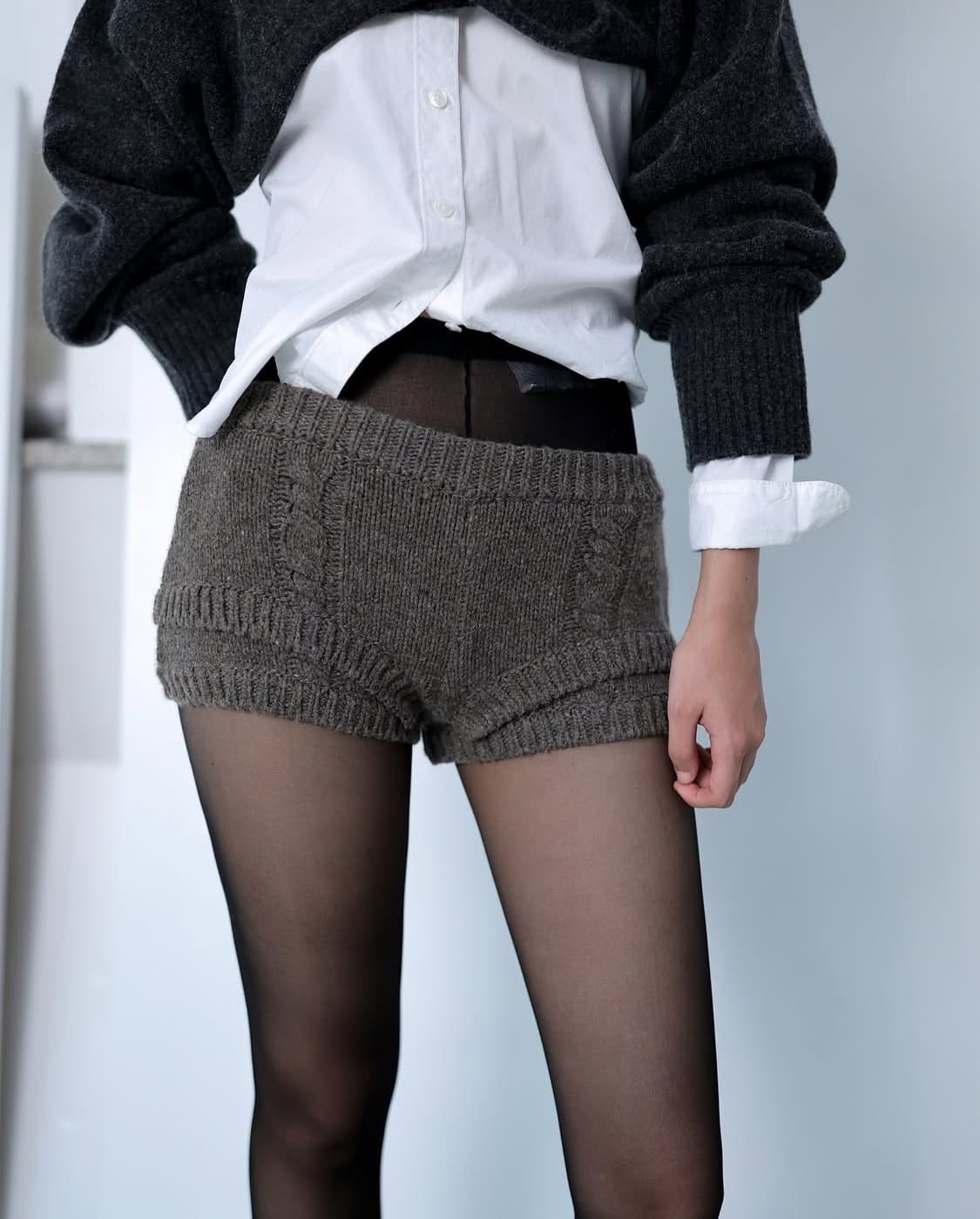 울리카 상투스 로프 니트 쇼츠 브라운 상품이미지1