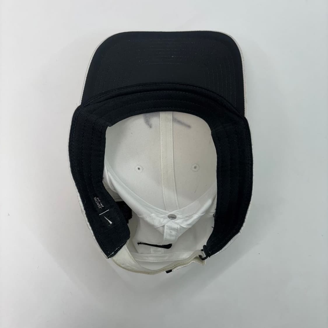 NIKE 드라이핏 스우시 볼캡 화이트 상품이미지5