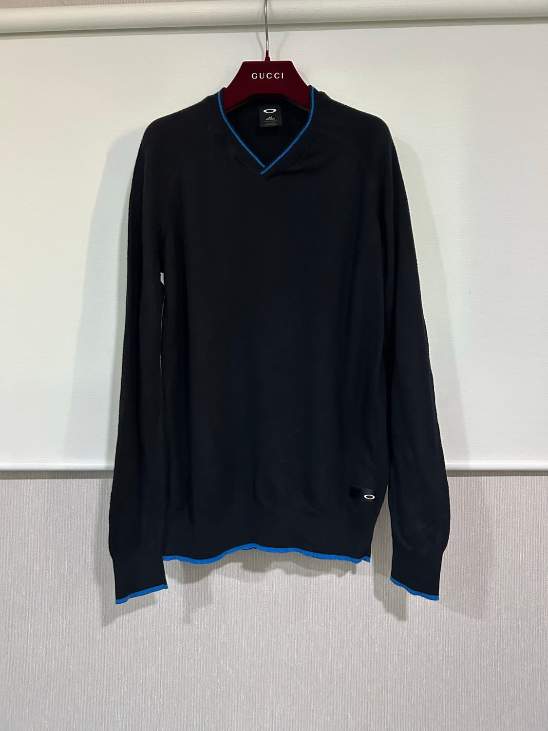 Oakley 남성 V넥니트블랙S 상품이미지1