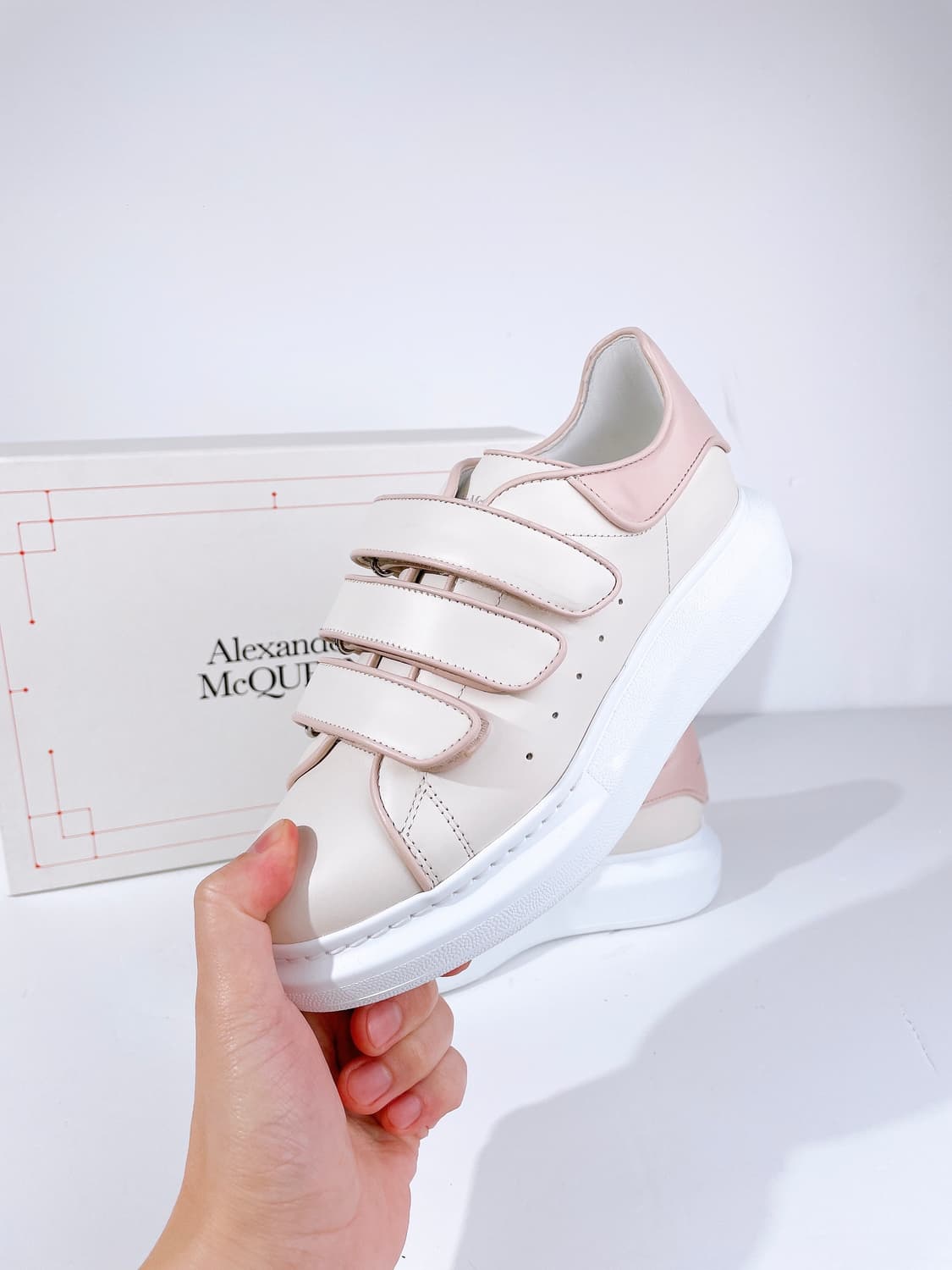(정품/새상품) 알렉산더 맥퀸 여성 벨크로 로우탑 스니커즈 상품이미지3