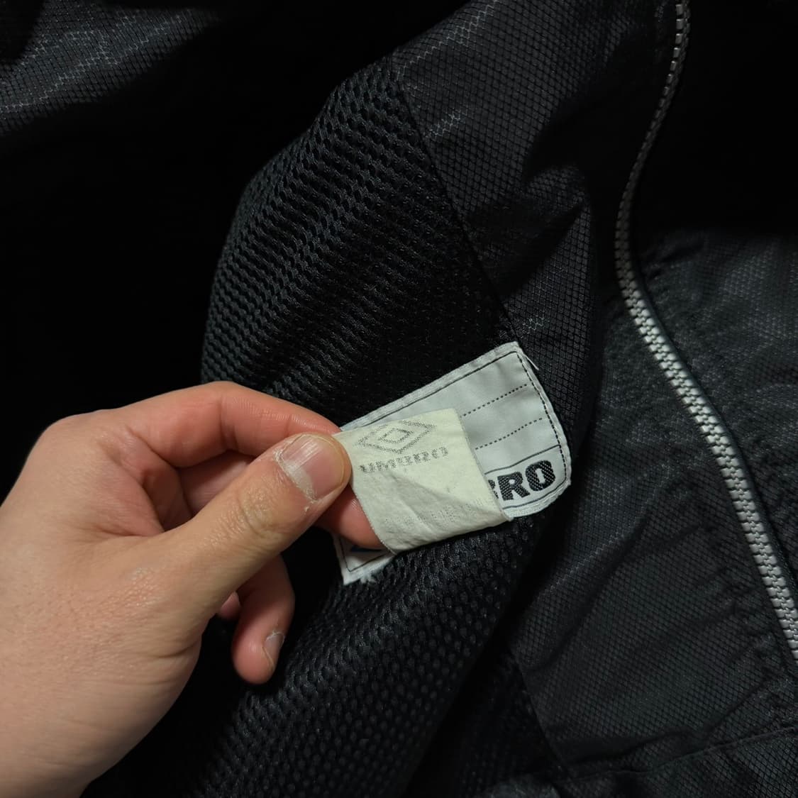 엄브로 올드스쿨 바람막이 자켓 상품이미지4