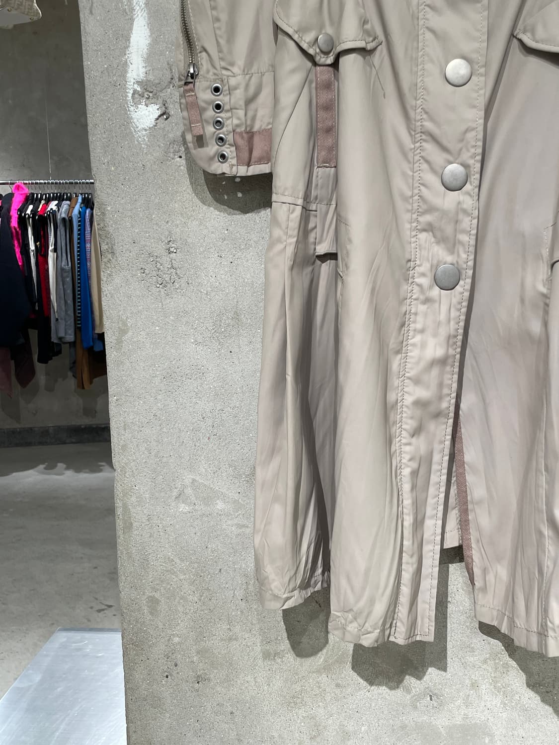 마리떼 프랑소와 저버 베이지 스냅버튼 유틸리티 나일론 코트 상품이미지4