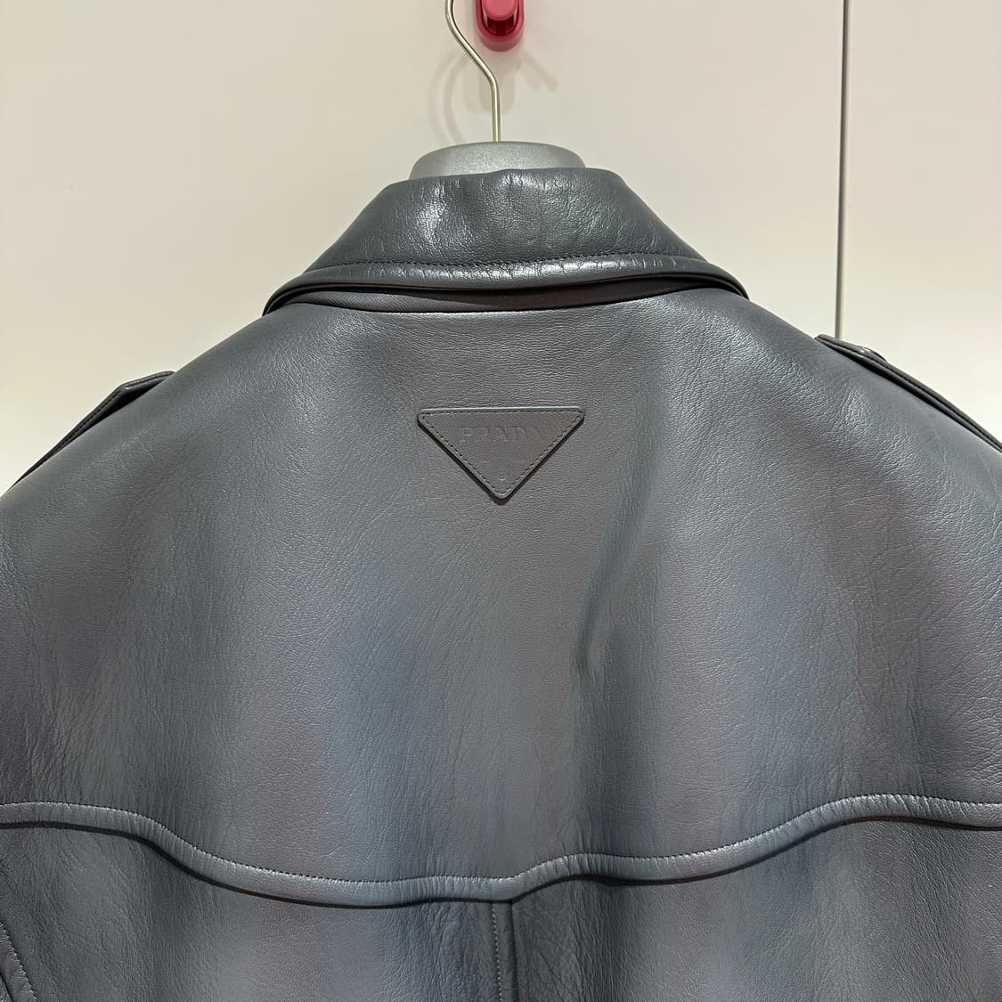 프라다 라프시몬스 22fw 고트레더 밀리터리 코트 상품이미지4