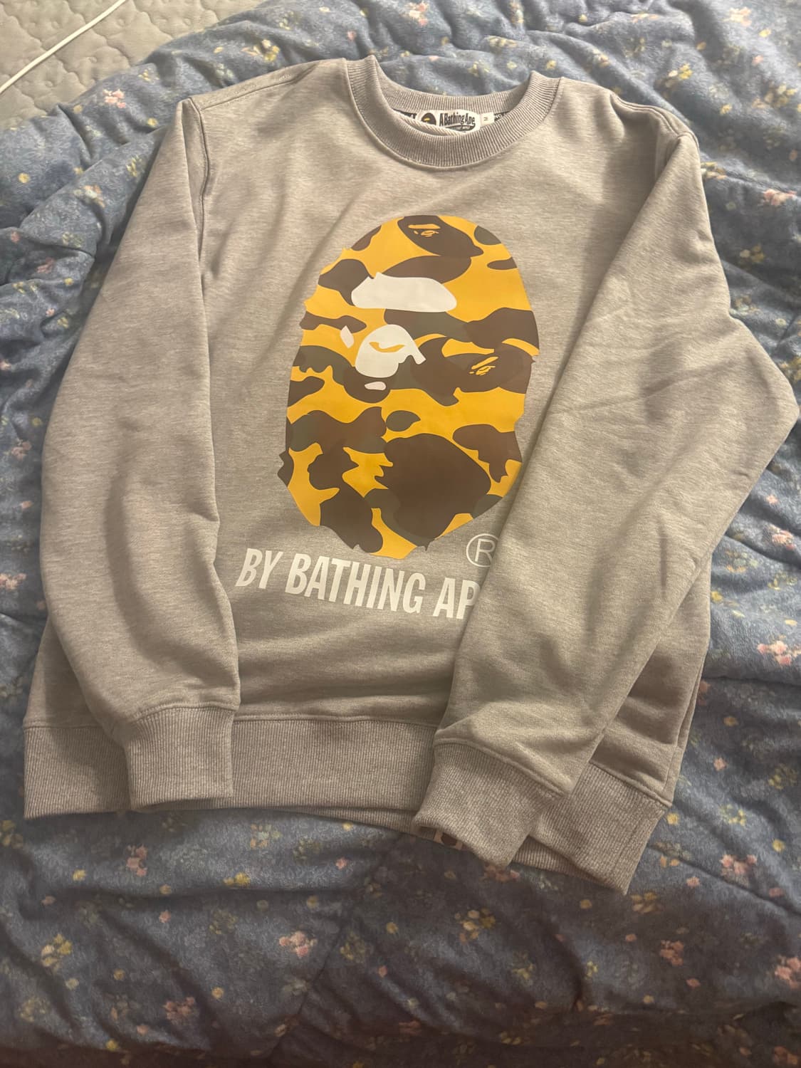 베이프 맨투맨 상품이미지1