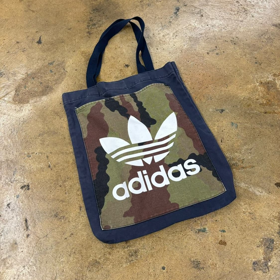 아디다스 카모 밀리터리 쇼퍼백 가방  상품이미지1