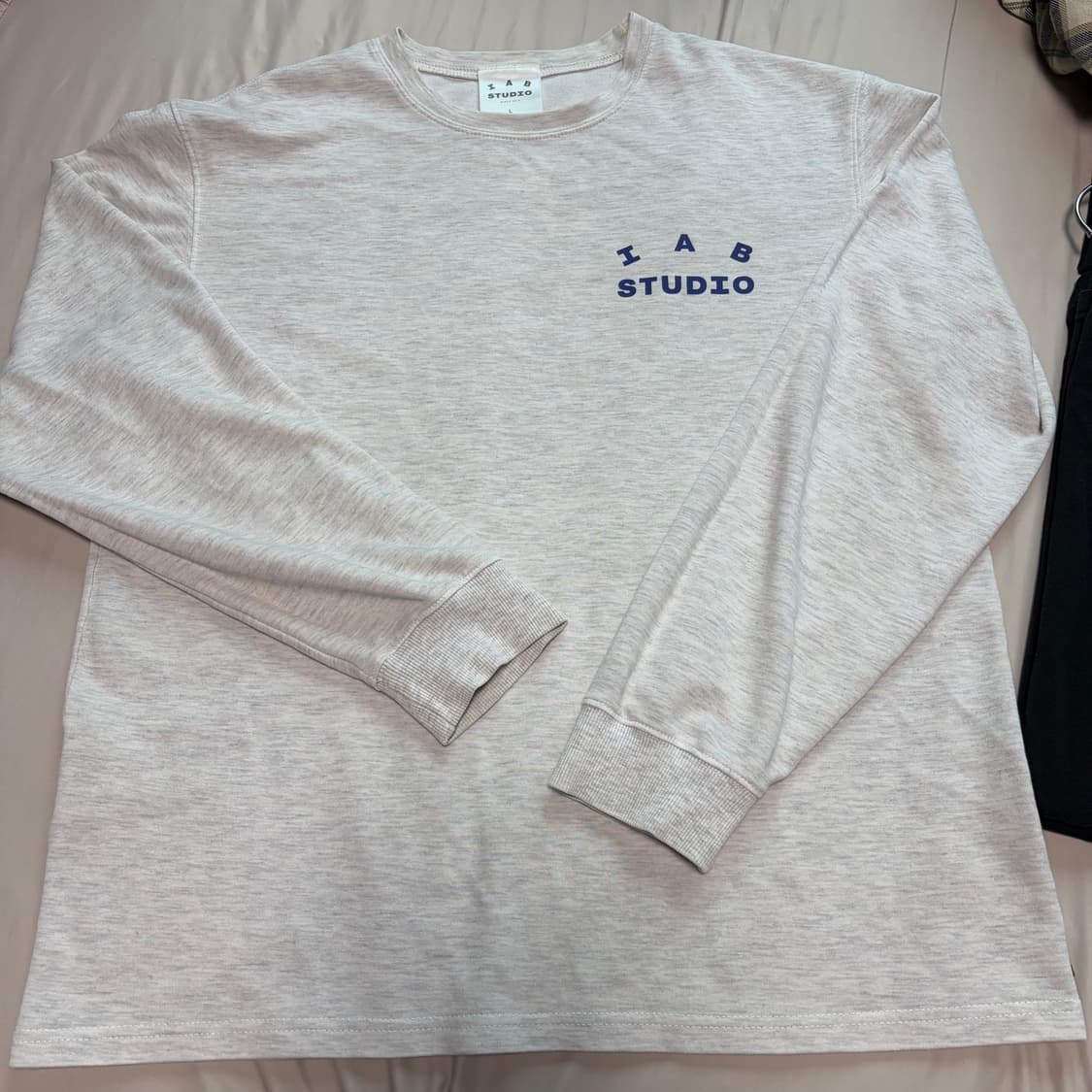 아이앱 스튜디오 롱슬리브 라이트 그레이 상품이미지1